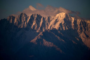 Renzong Mountains