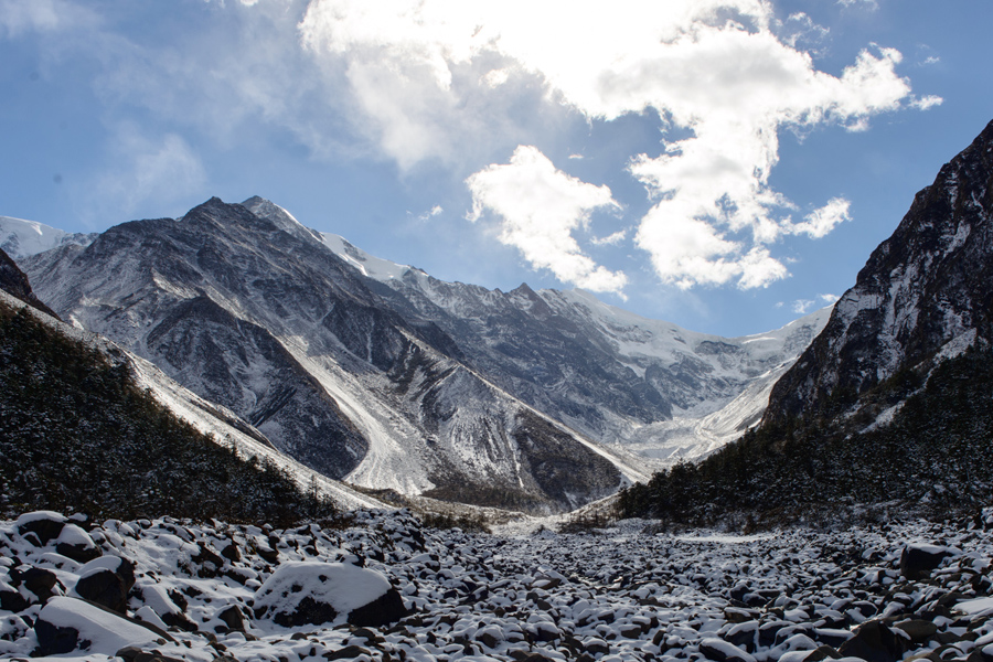 Renzong Mountains