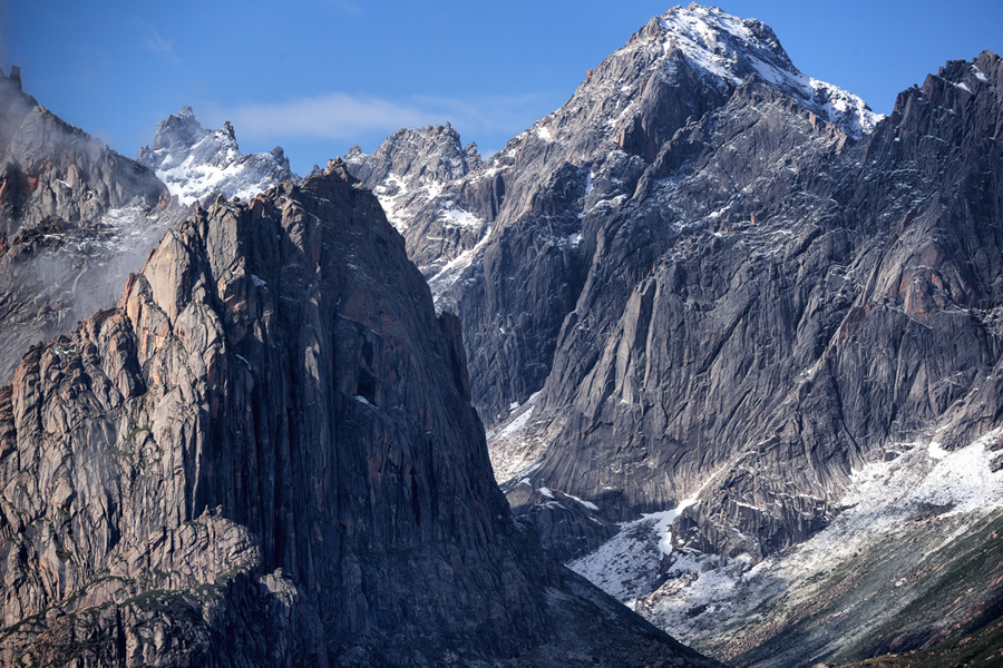 Nyenpo Yurtse Mountains