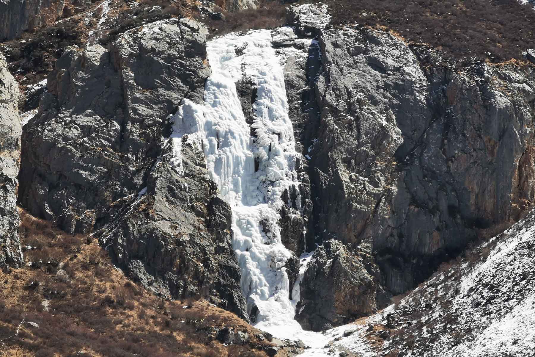 Giant Icefall