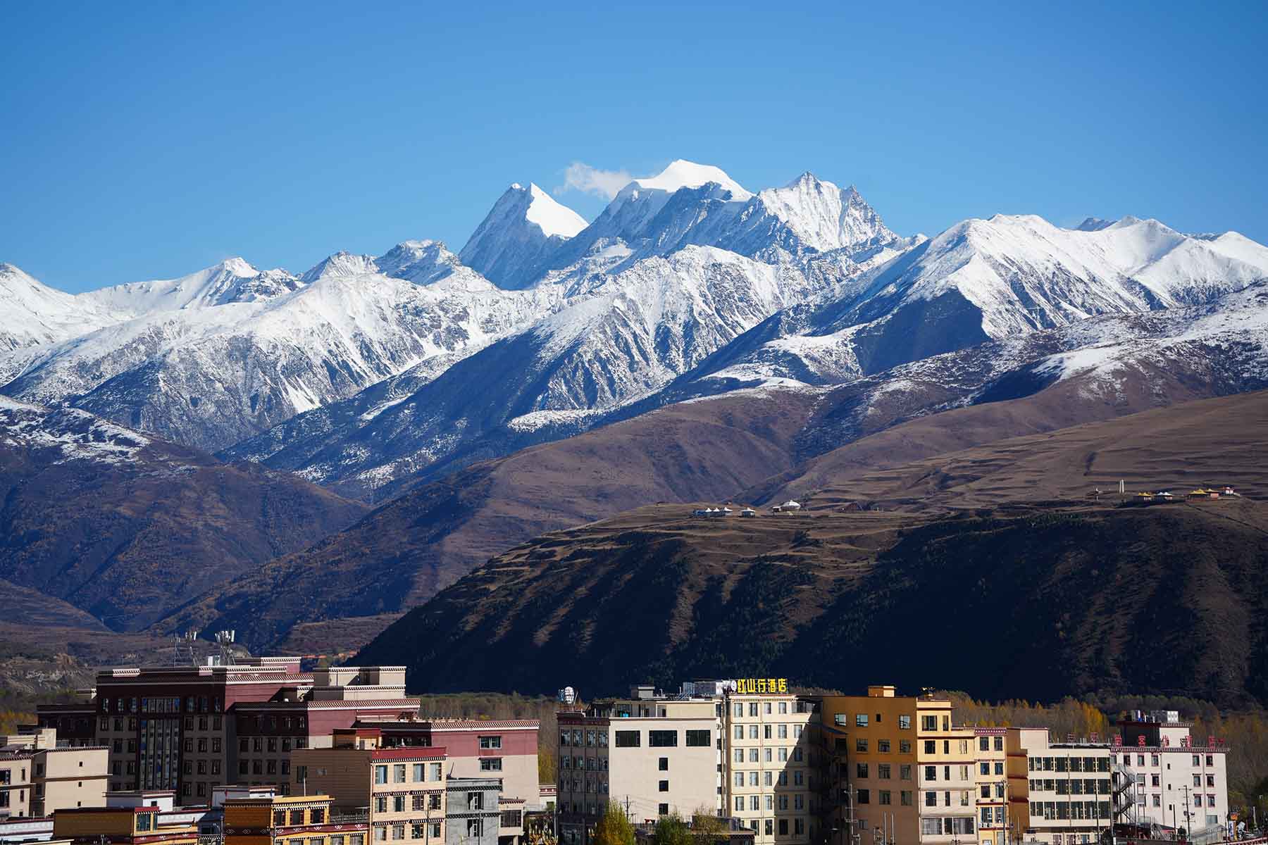 Kawalori Mountains from Ganzi Town