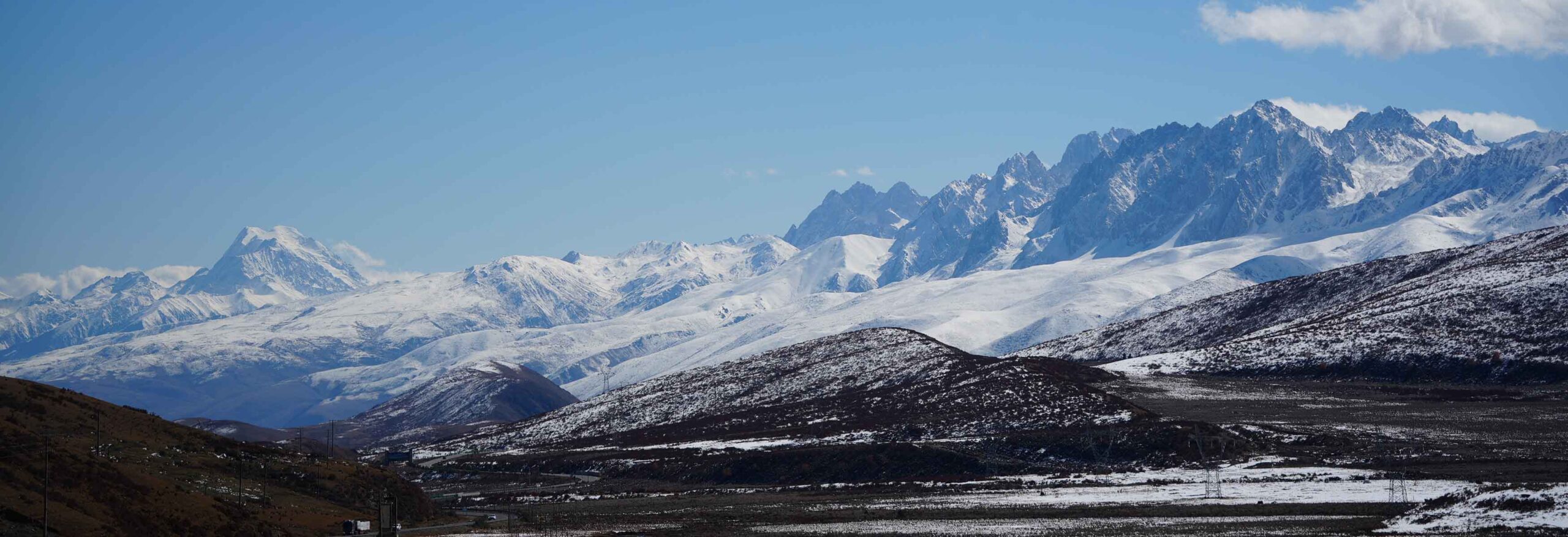 Kawalori and Gangga Peaks from G317