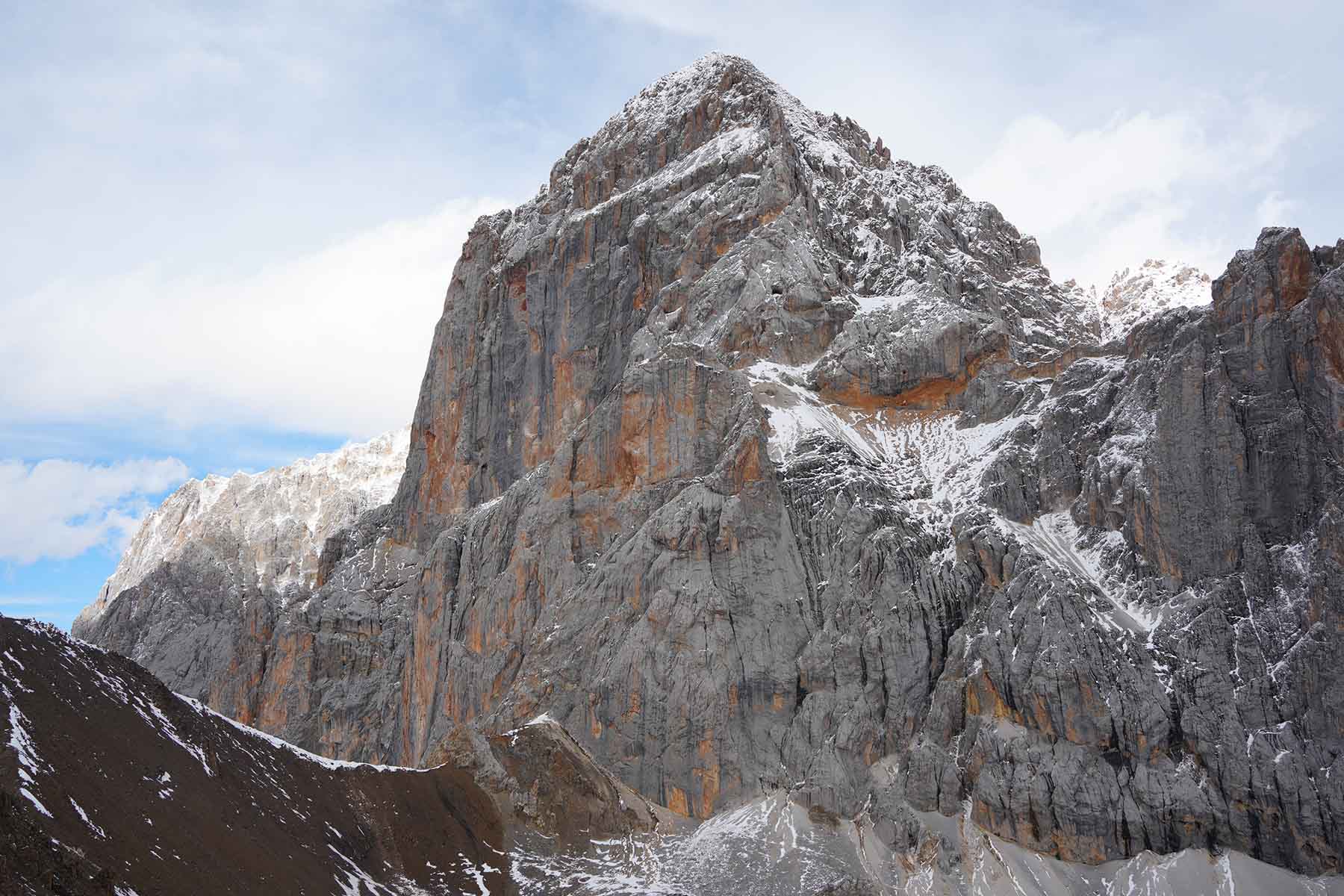 Zhuodala South Big Wall