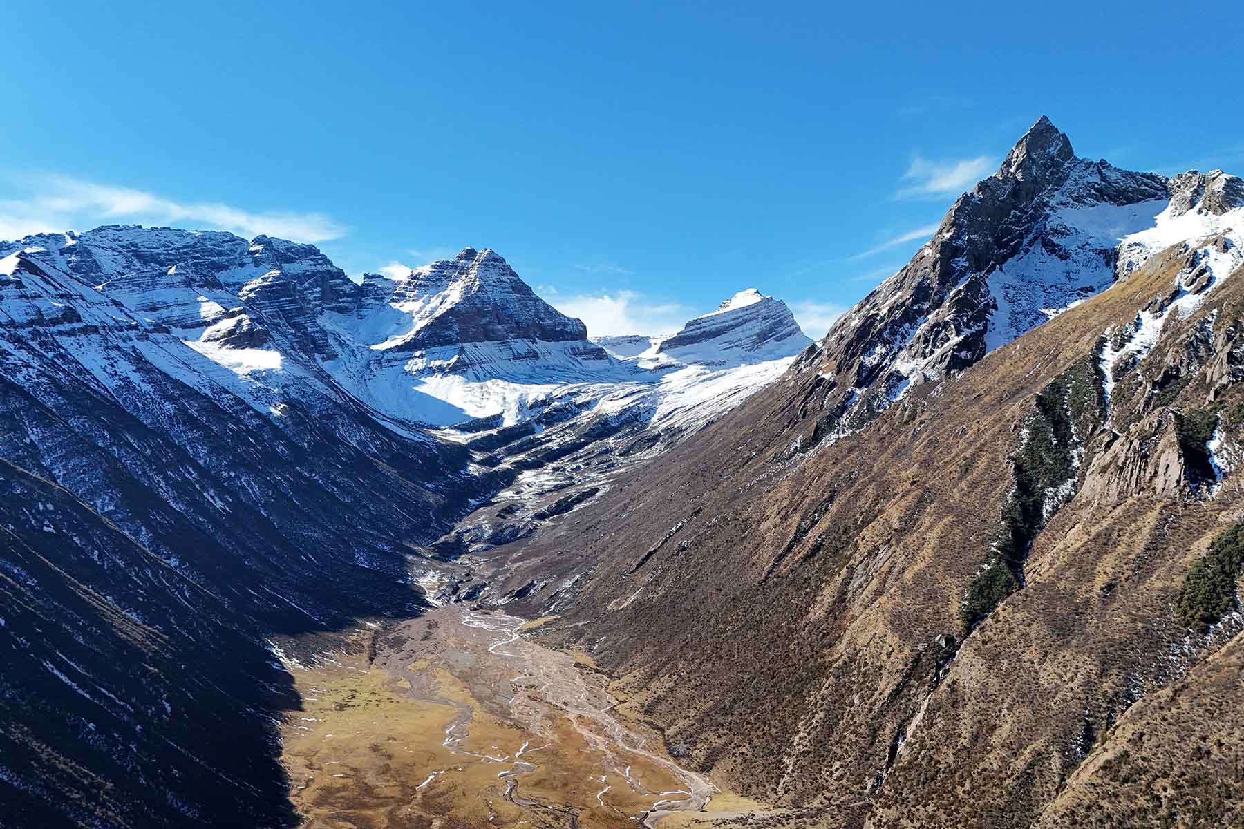 5000m unnnamed and unclimbed peaks