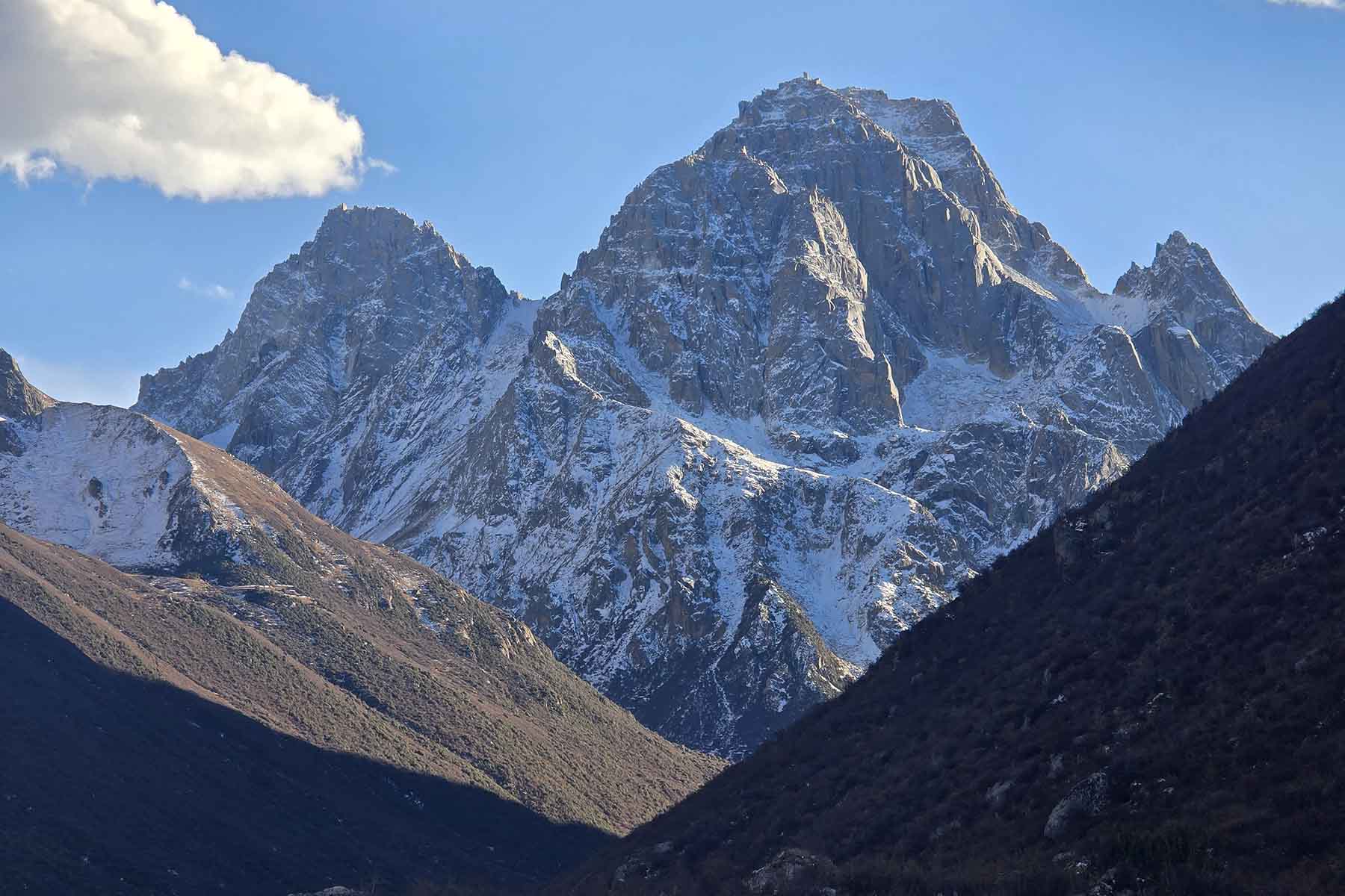 Dzogchen Mountains 5300+