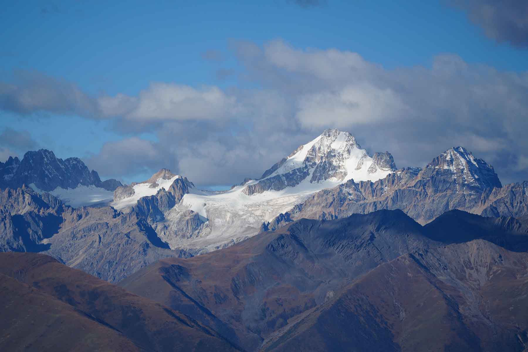 Zhogang Malong and Zauga Ama