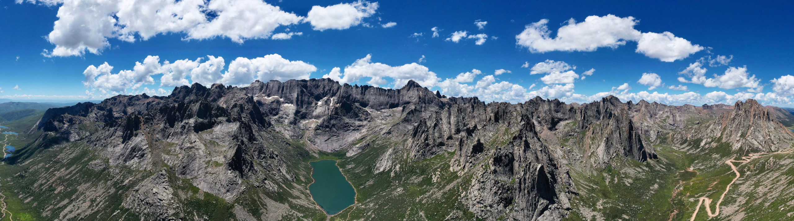 Golog Nyenpo Yurtse Massif